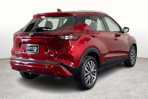 Used 2024 Nissan Kicks SV image 2