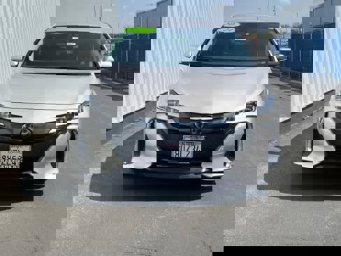 Used 2021 Toyota Prius Prime XLE image 2