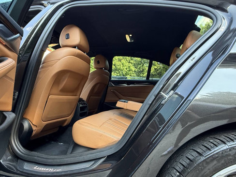Used 2019 BMW 530i w/ Luxury Package image 22