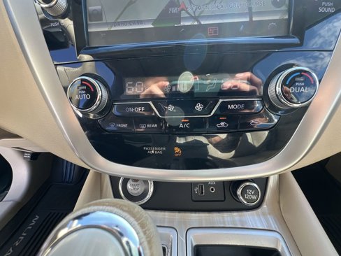 Used 2018 Nissan Murano Platinum image 11