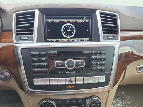 Used 2015 Mercedes-Benz GL 550 4MATIC image 30