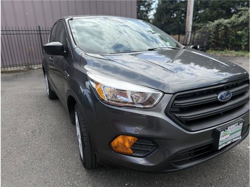 Used 2017 Ford Escape S image 9