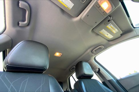 Used 2019 Chevrolet Trax LT w/ LT Convenience Package image 13