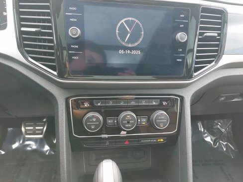 Used 2022 Volkswagen Atlas SEL Premium image 22