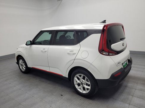 Used 2020 Kia Soul S image 3