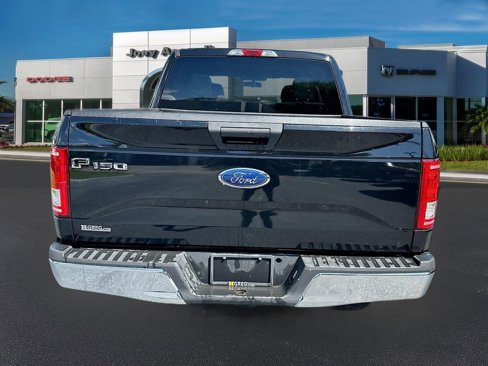 Used 2017 Ford F150 XLT image 6