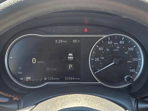 Used 2023 Nissan Versa SV image 10
