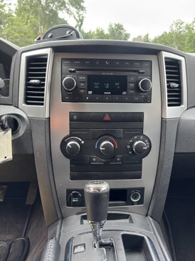 Used 2009 Jeep Grand Cherokee Laredo w/ Sun/Sound Group image 13