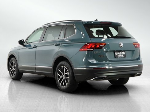 Used 2021 Volkswagen Tiguan SE w/ Panoramic Sunroof Package image 3