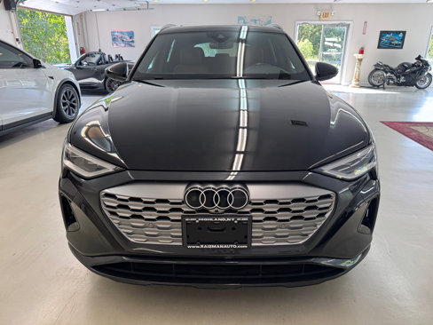 Used 2024 Audi Q8 e-tron Premium image 33