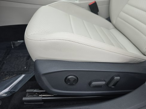 Certified 2022 Volkswagen Jetta SE image 25