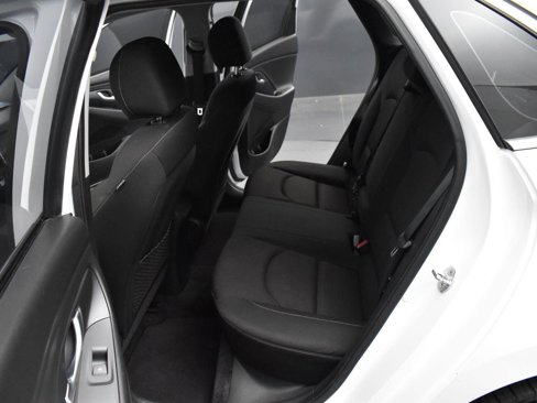 Used 2018 Hyundai Elantra GT image 24