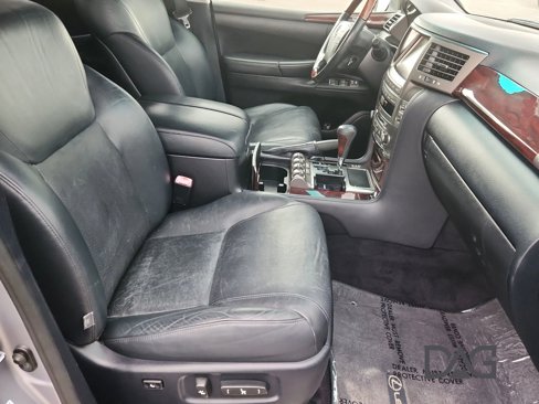 Used 2011 Lexus LX 570 4WD w/ Luxury Pkg image 25