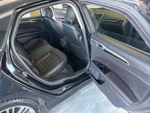 Used 2015 Ford Fusion SE w/ Equipment Group 202A image 24
