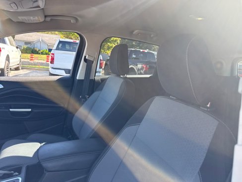 Used 2019 Ford Escape SE image 21