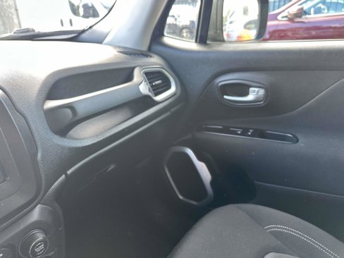 Used 2021 Jeep Renegade Sport image 20