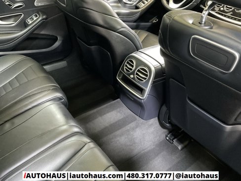 Used 2019 Mercedes-Benz S 560 Sedan image 25