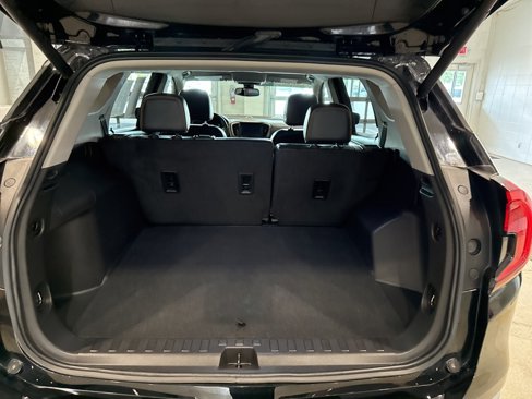 Certified 2023 GMC Terrain AT4 image 17