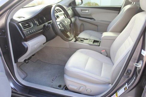 Used 2017 Toyota Camry XLE image 9
