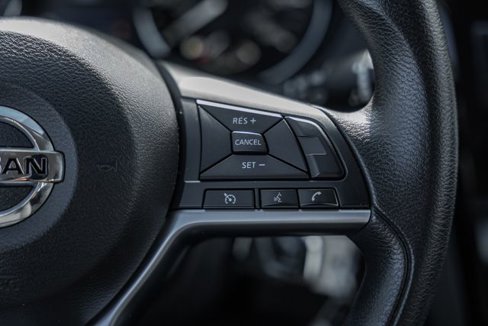 Used 2021 Nissan Rogue Sport S image 23