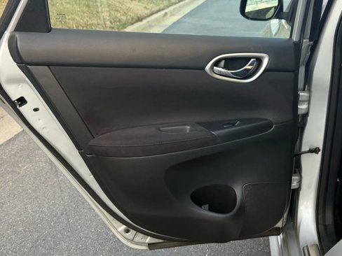 Used 2013 Nissan Sentra SR image 22