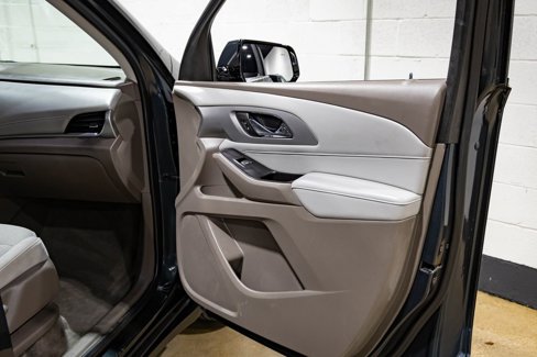 Used 2018 Chevrolet Traverse LT image 24