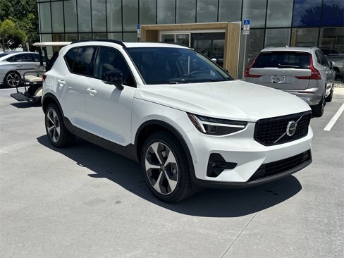 New 2026 Volvo XC40 B4 Plus w/ Protection Package Premier image 4