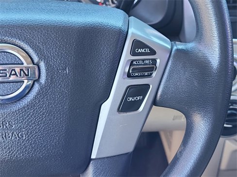 Used 2017 Nissan Titan SV image 14