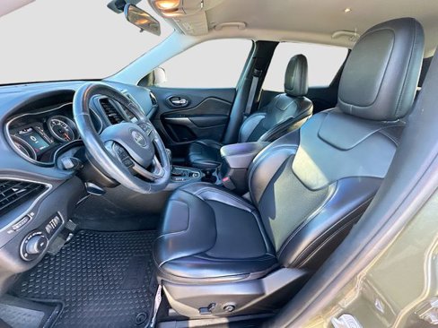 Used 2019 Jeep Cherokee Latitude Plus w/ Cold Weather Group image 20