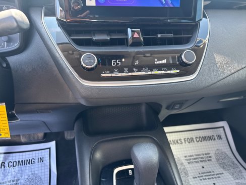 Used 2023 Toyota Corolla LE image 23
