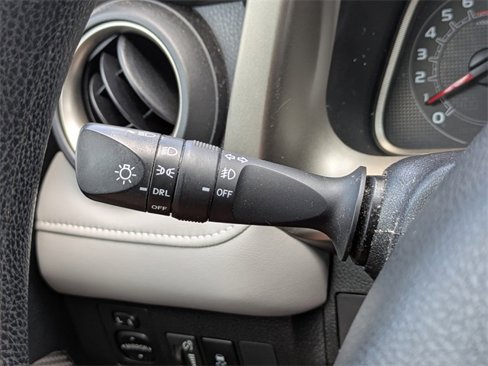 Used 2013 Toyota RAV4 XLE image 29