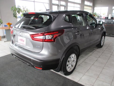 Used 2020 Nissan Rogue Sport S image 6