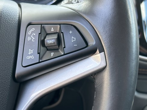 Certified 2022 Chevrolet Trax LT w/ Midnight Edition image 20