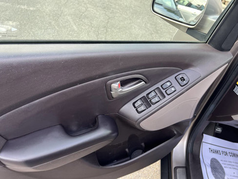 Used 2010 Hyundai Tucson Limited image 17