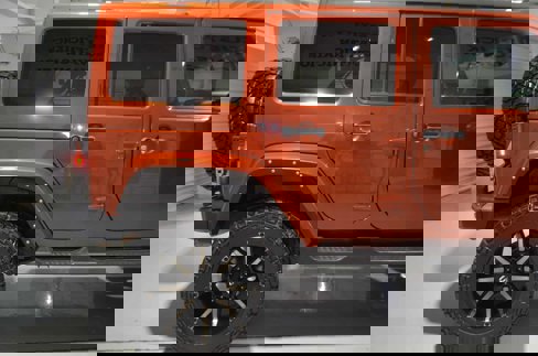 Used 2014 Jeep Wrangler Unlimited Rubicon w/ Connectivity Group image 9