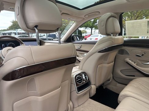 Used 2018 Mercedes-Benz S 560 Sedan image 22