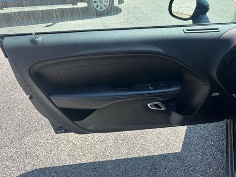 Used 2015 Dodge Challenger SXT Plus image 16