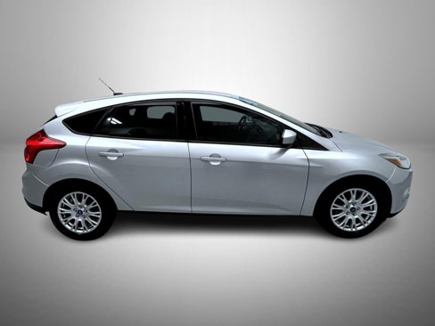 Used 2012 Ford Focus SE image 4