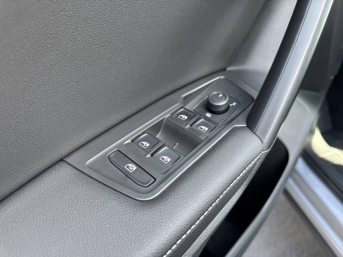 Certified 2024 Volkswagen Tiguan S image 15