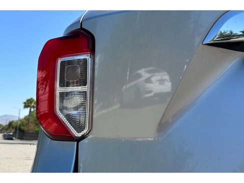 Used 2021 Ford Explorer XLT w/ Equipment Group 202A image 13