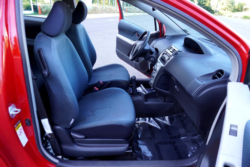 Used 2008 Toyota Yaris 2-Door Hatchback image 11