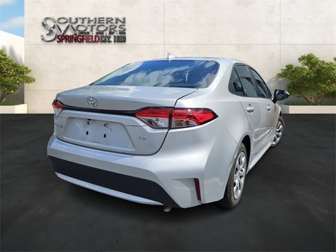 Used 2022 Toyota Corolla LE image 6