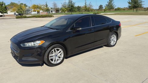 Used 2015 Ford Fusion SE image 4