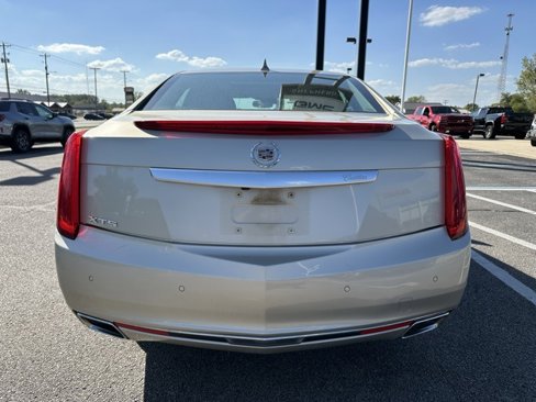 Used 2013 Cadillac XTS Premium image 16