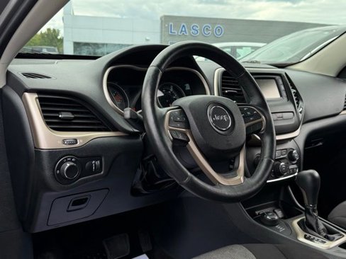 Used 2016 Jeep Cherokee Sport w/ Cold Weather Group image 13