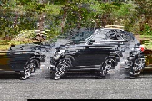 Used 2019 Mercedes-Benz GLC 300 4MATIC w/ Multimedia Package image 3