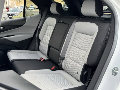 Used 2021 Chevrolet Equinox LS w/ LS Convenience Package image 28