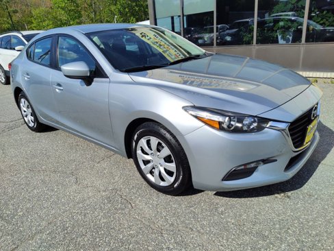 Used 2018 MAZDA MAZDA3 Sport image 3