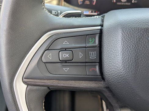 Used 2023 Jeep Grand Cherokee Limited image 24
