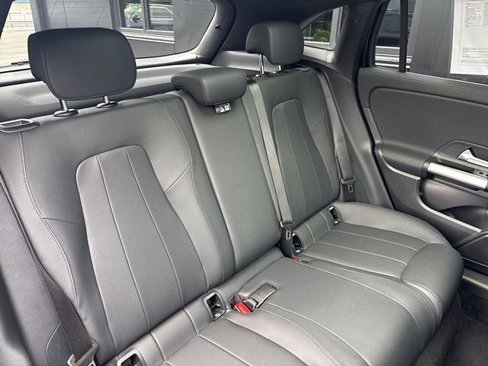 Used 2025 Mercedes-Benz GLA 250 4MATIC image 34